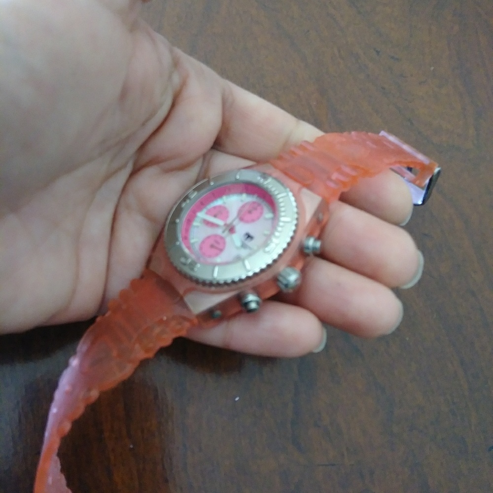Watch - Picture 4 of 7